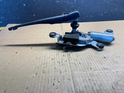2004 to 2010 BMW X3 E83 Rear Windshield Wiper Motor AA7731 DG1