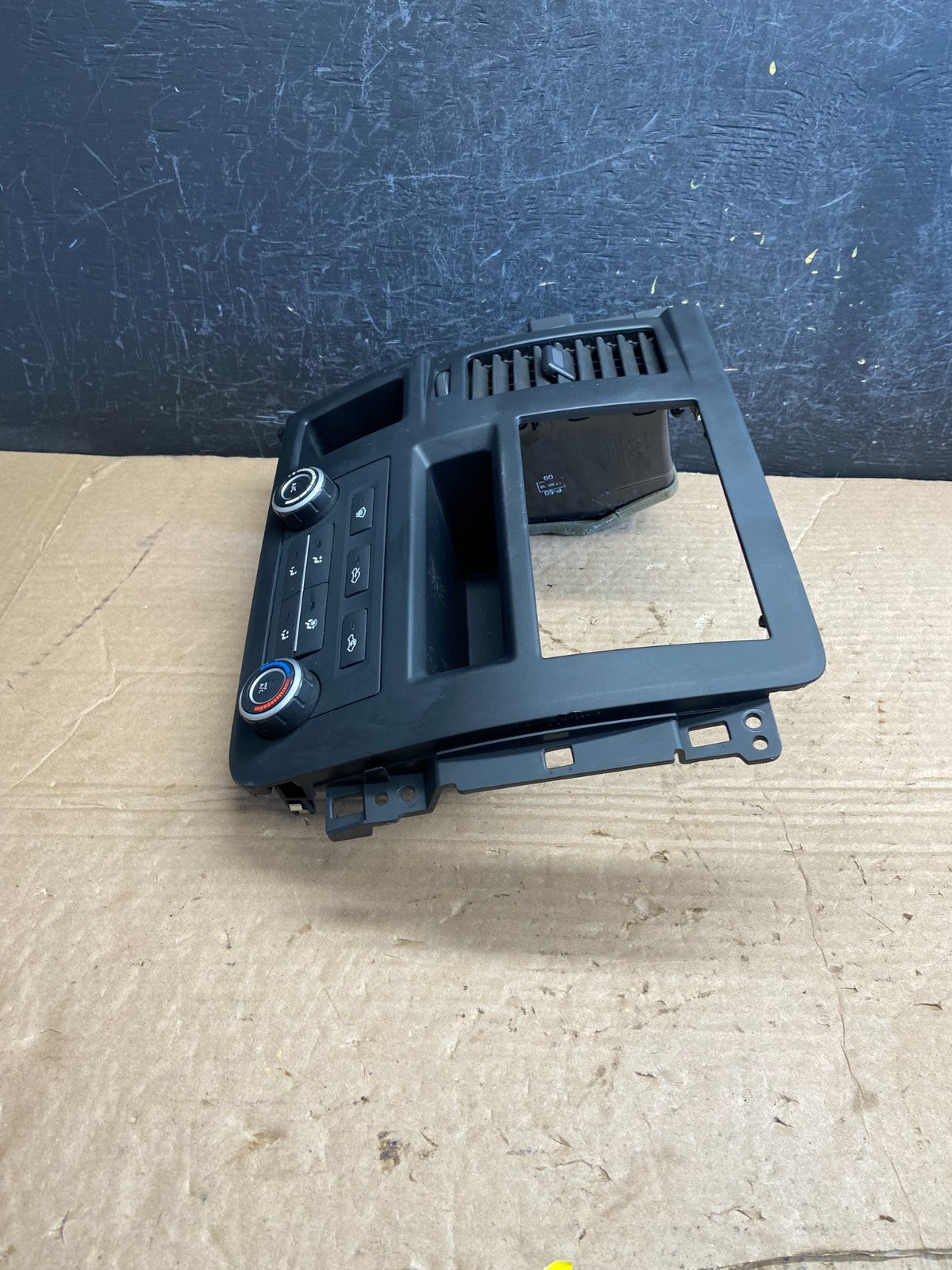 2012-2018 Nissan NV1500 Radio A/C Heat Temperature Climate Control AF2092 DW2