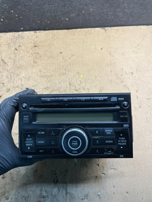 2012-2017 Nissan NV1500 Radio AM FM CD Player Receiver w7031 DG0