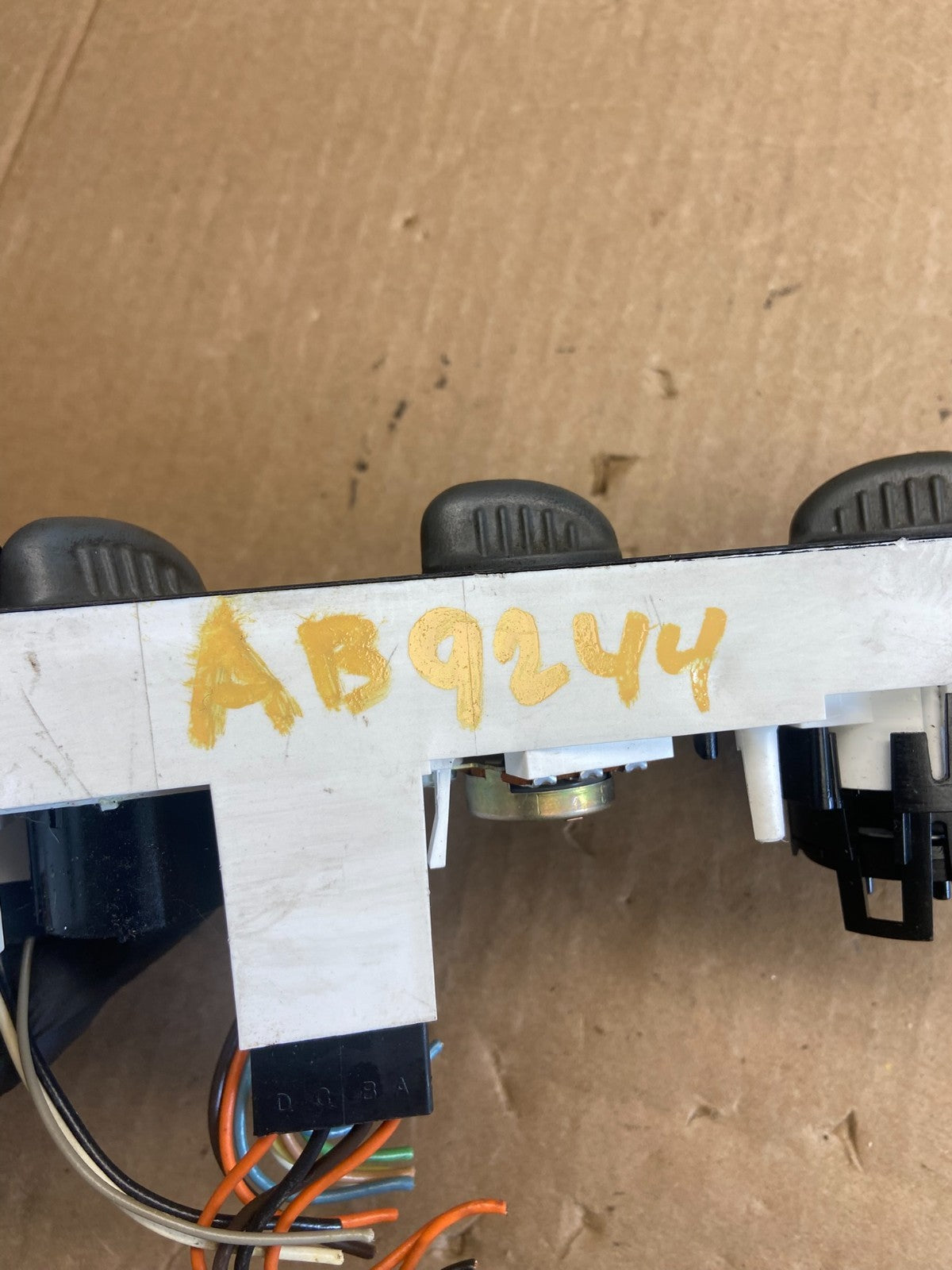 2001 - 2007 GMC Chevrolet Express 1500 Climate Control A/C AB9244 DG4