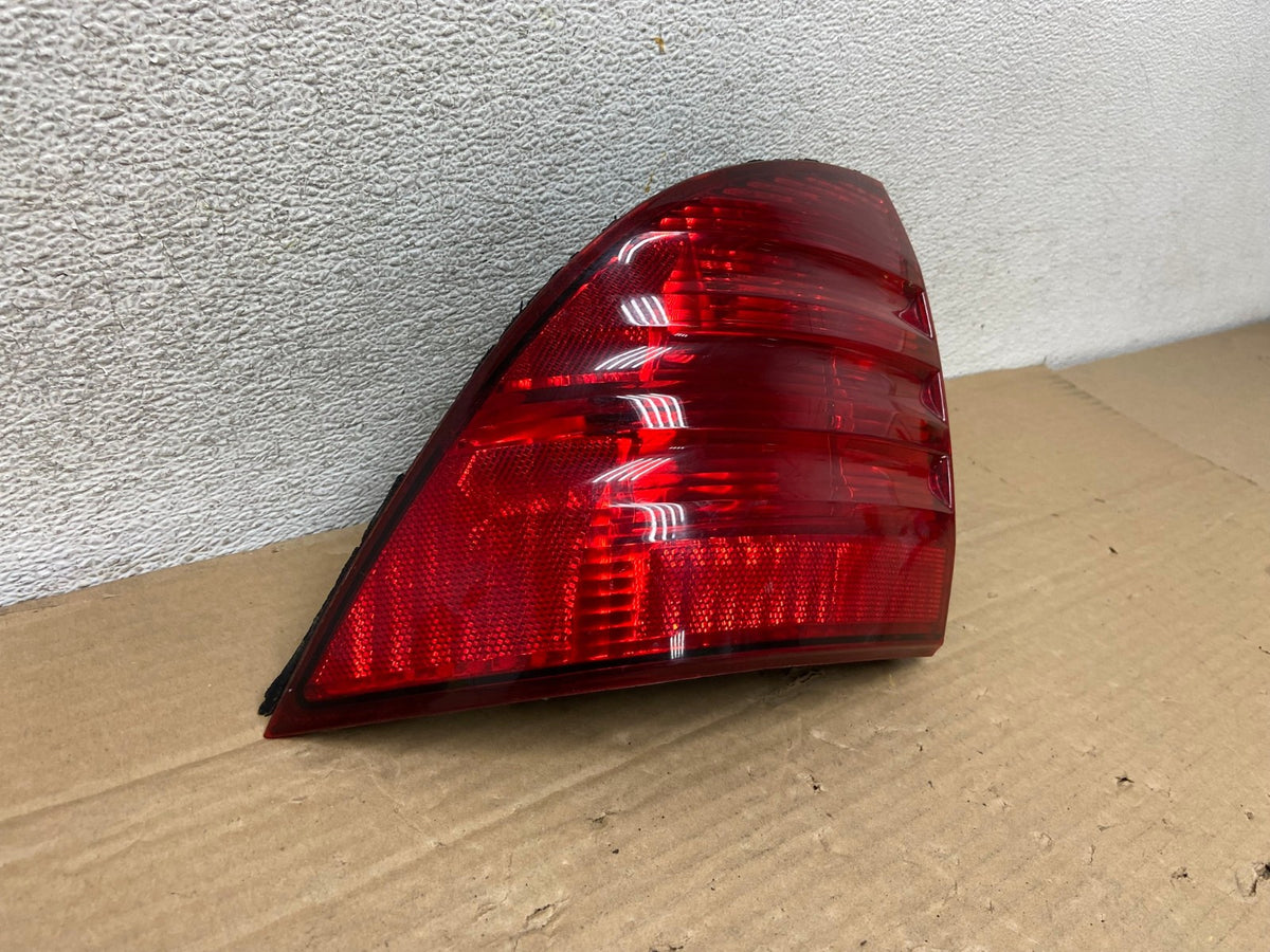 2000 2001 2002 Lincoln Ls Left Driver LH Side Tail Light AG8231 LK1