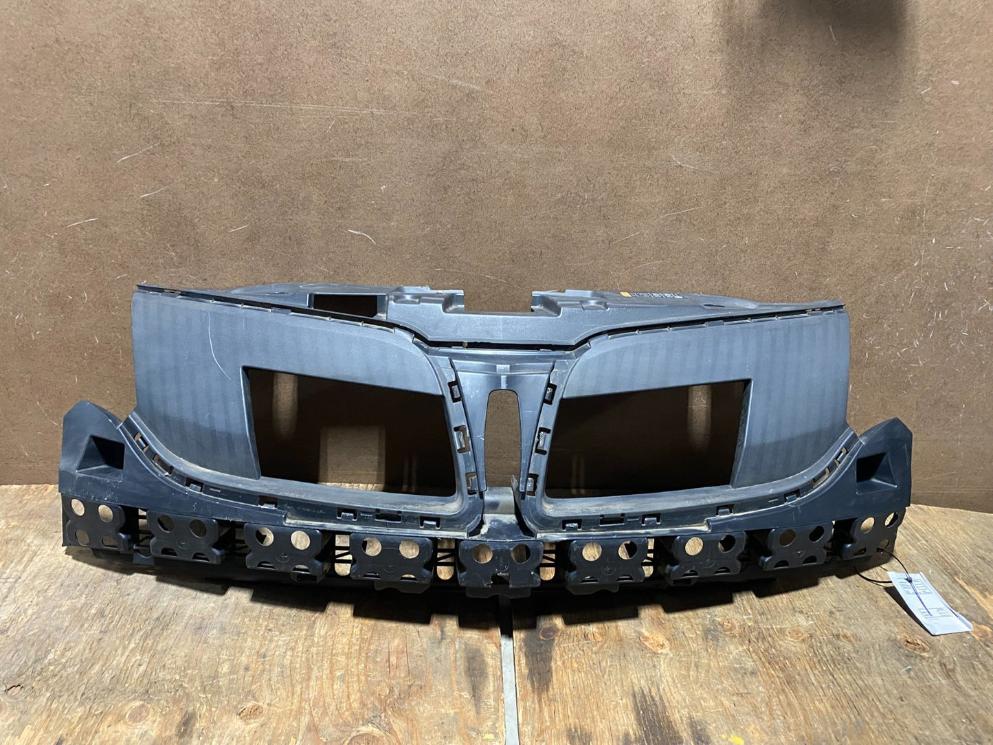 2013 to 2016 Lincoln MKT Grill Grille Support Panel AF35540