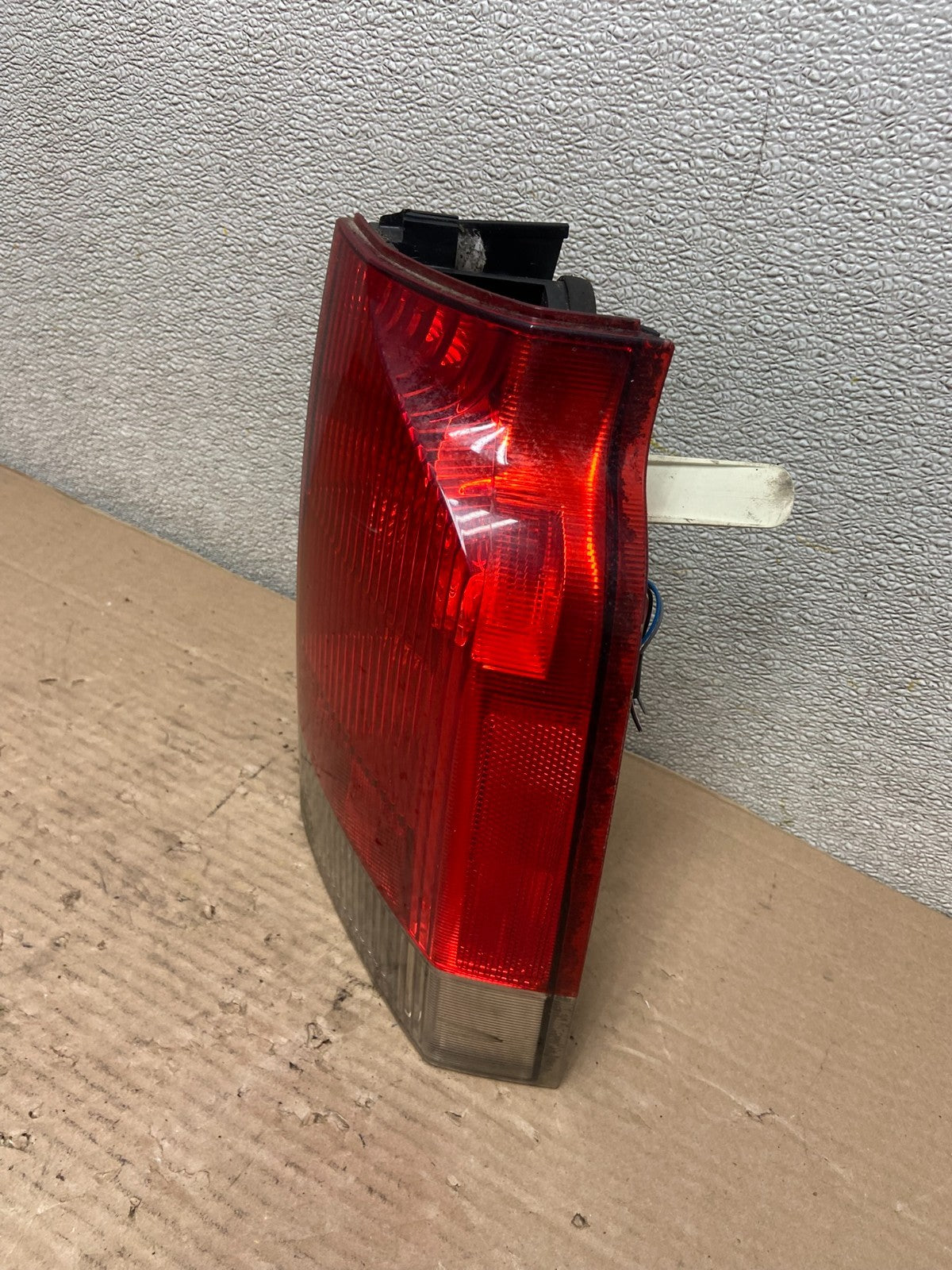 2001 - 2004 Volvo XC70 V70 Right Passenger Side LH Tail Light Oem AA9385 LK2