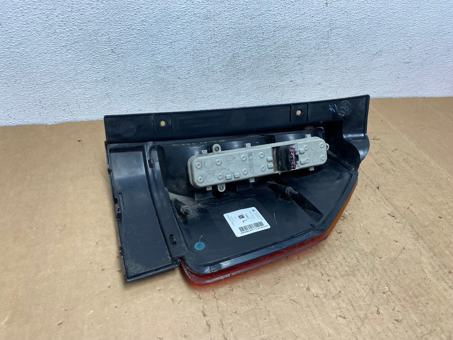 2002 to 2009 Gmc Envoy Left Driver Lh Side Tail Light AD1005 LK5