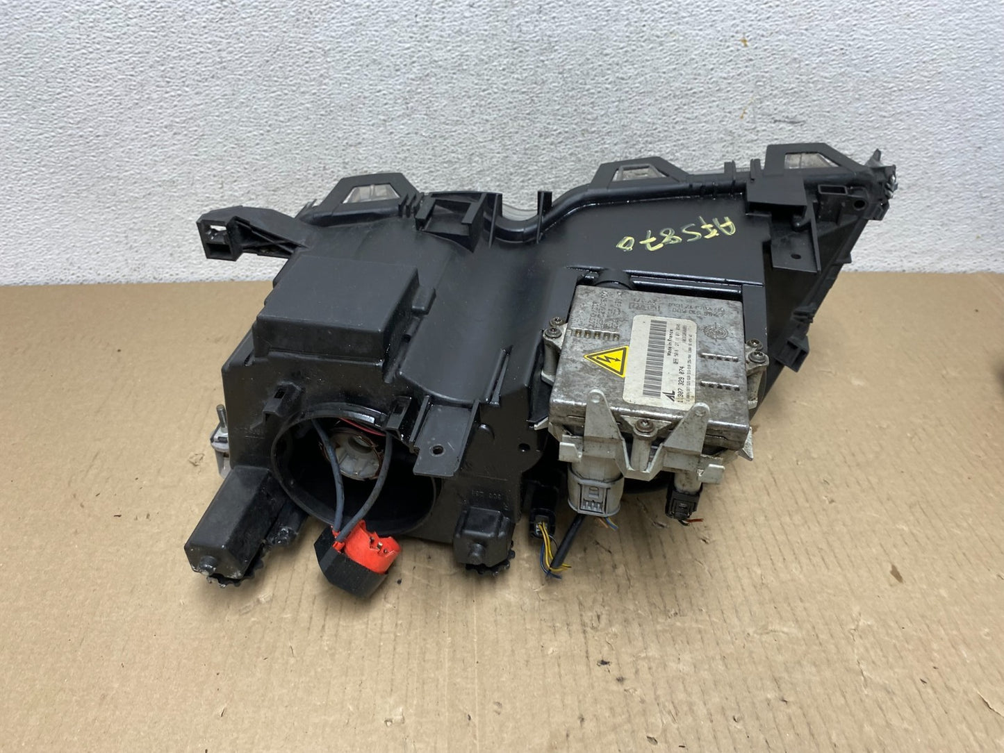 2002 - 2005 BMW 3 E46 Sedan Right Passenger RH Xenon HID Headlight AF5870 DW5