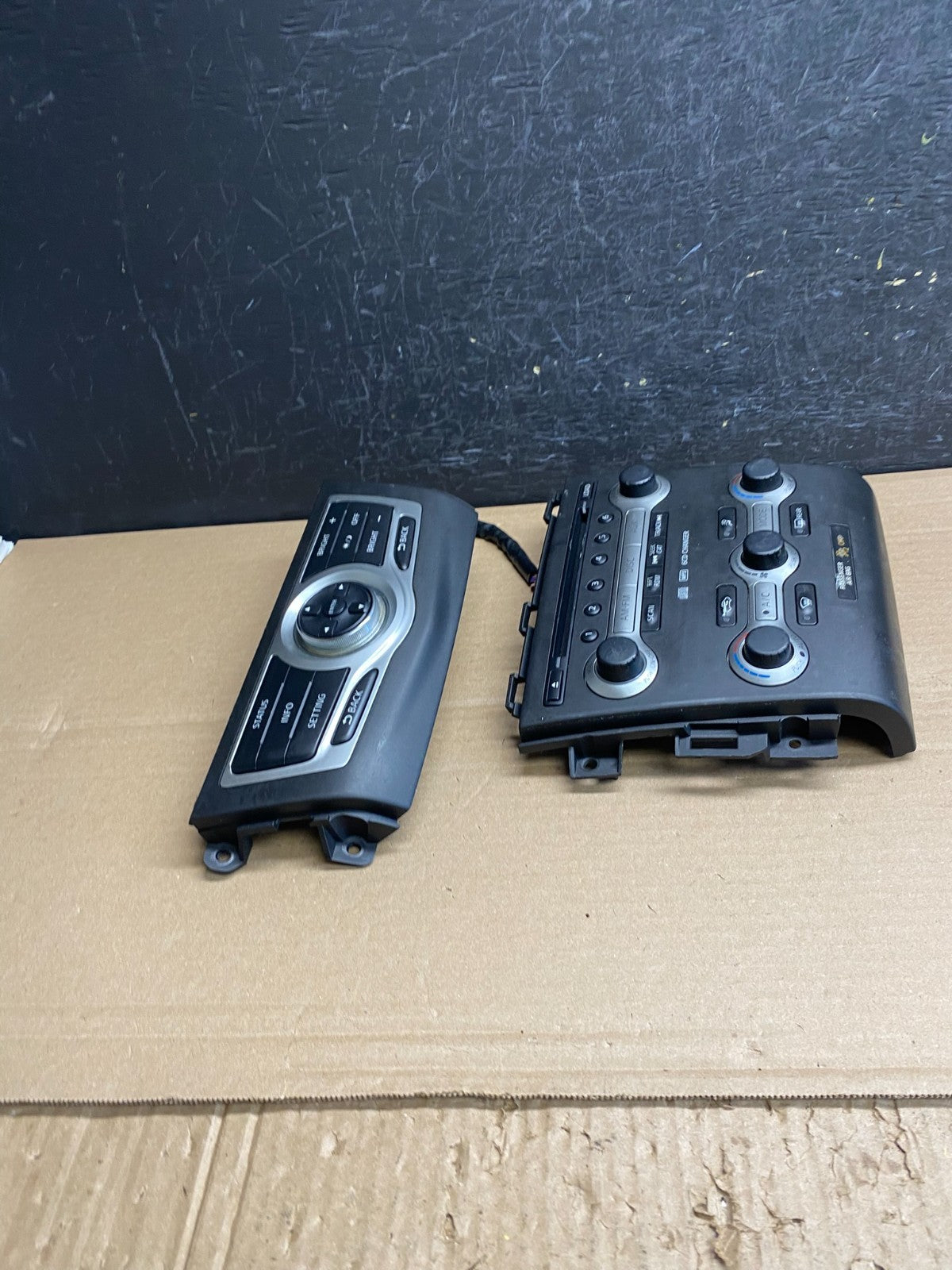 2009 - 2010 Nissan Murano AM FM Radio CD Climate Control Panel AG0014 DG1