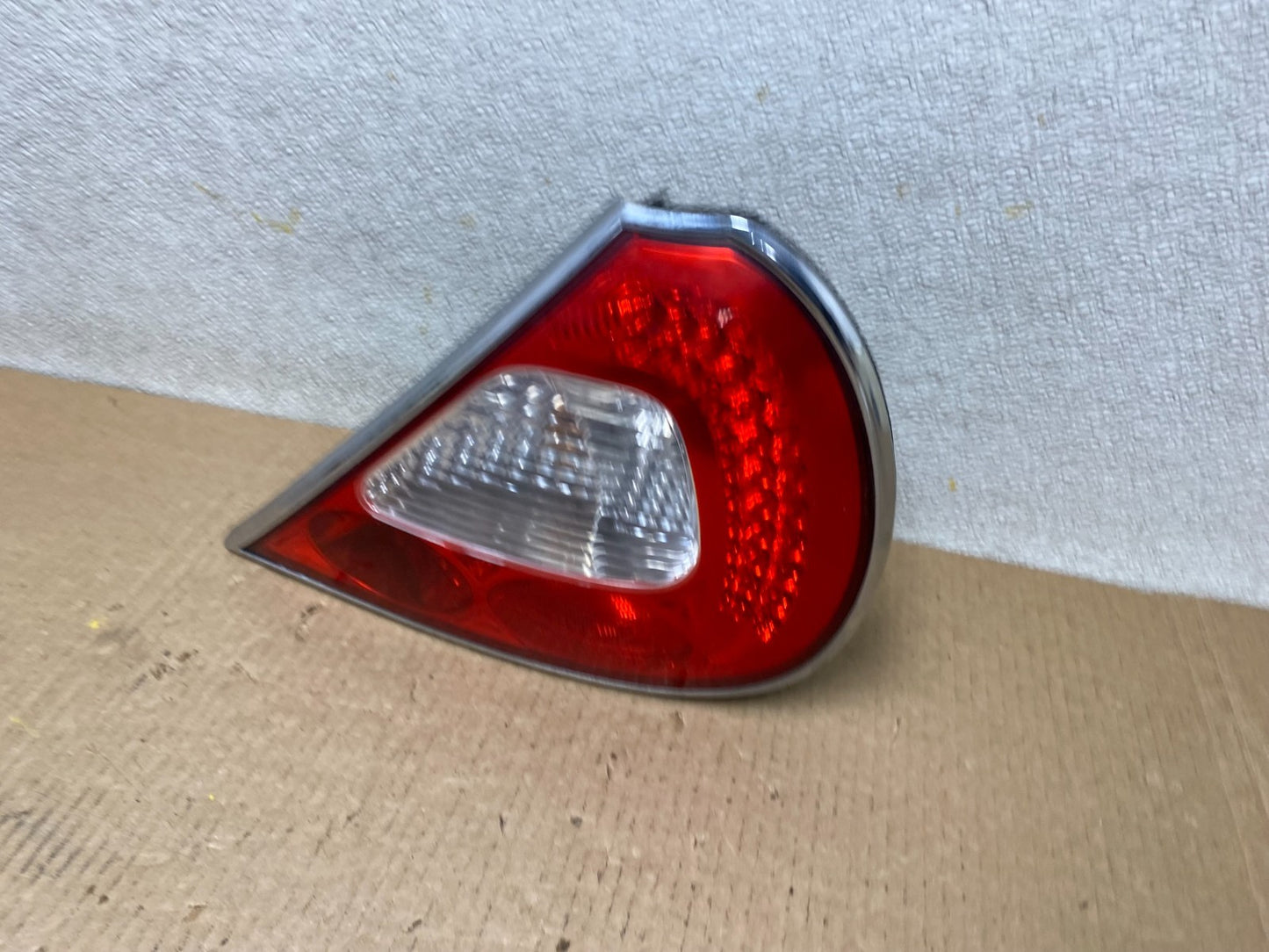2008 to 2009 Jaguar XJ8 Right Passenger RH Side Tail Light OEM W5113 DW1