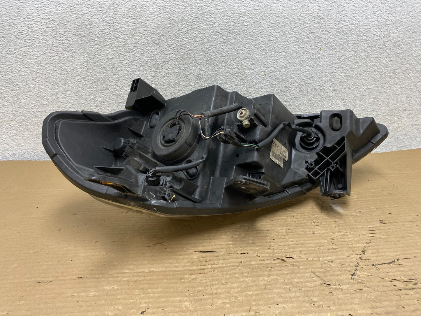 2008 to 2012 Nissan Versa Headlight Right Passenger Rh Side AG9114 DW5