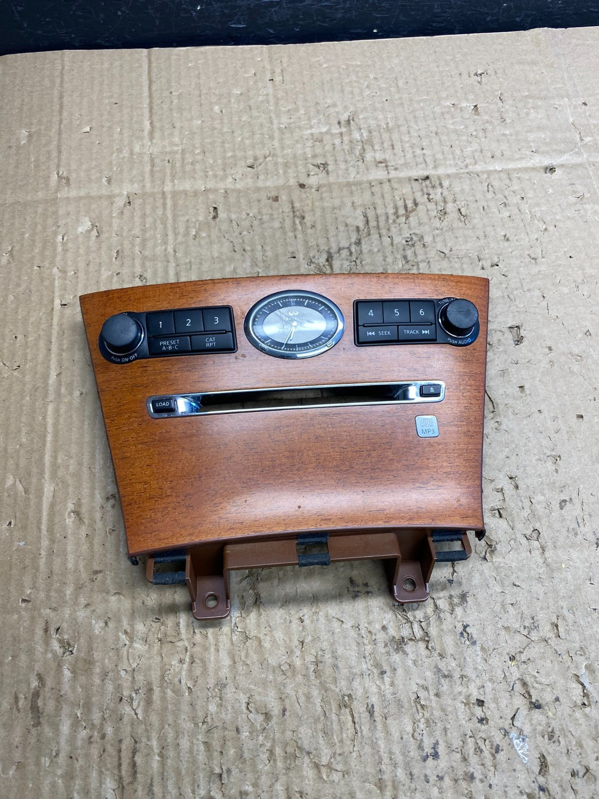 2006 to 2007 Infiniti M35 M45 Radio Audio Control Panel AD1908 DG0