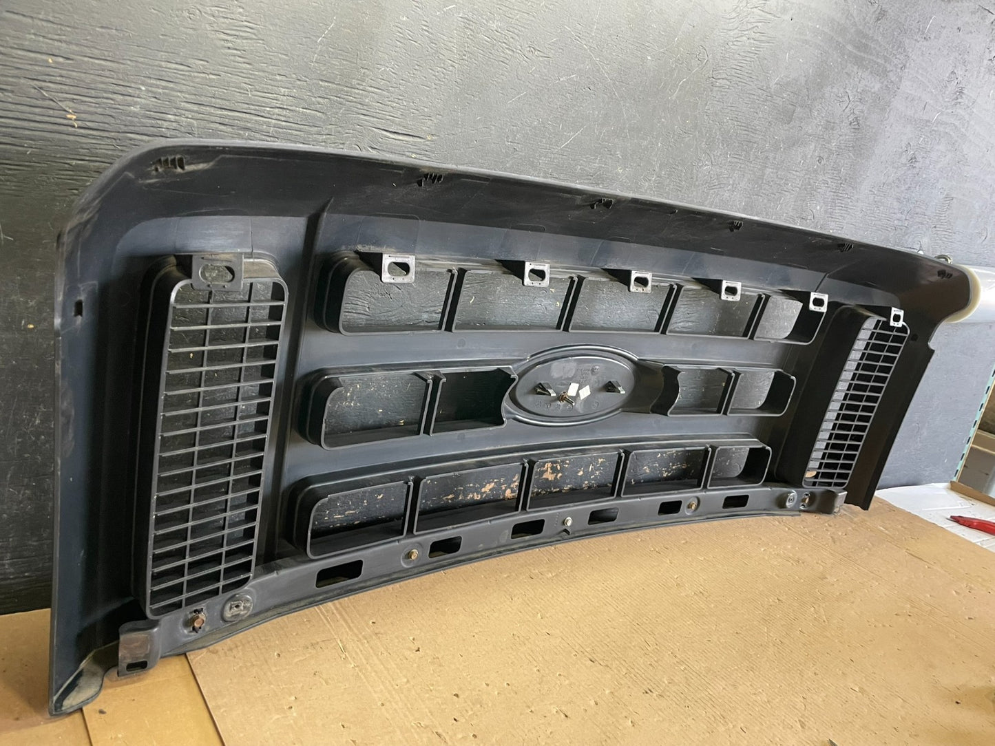 2008 2009 2010 Ford F250 F350 SD Front Upper Grill Grille OEM AA2159 DG7
