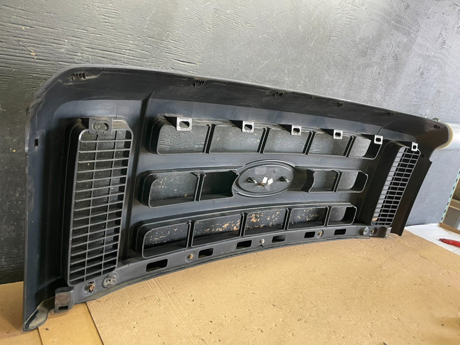 2008 2009 2010 Ford F250 F350 SD Front Upper Grill Grille OEM AA2159 DG7