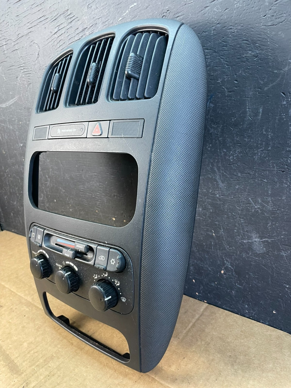 2004-2007 Dodge Grand Caravan A/C Climate Control Unit Bezel Trim AC5210 DG2