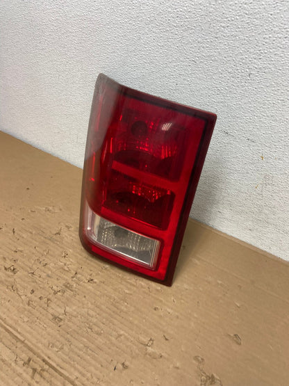 2005 to 2006 Jeep Grand Cherokee Left Driver Side Lh Tail Light AD4304 LK1