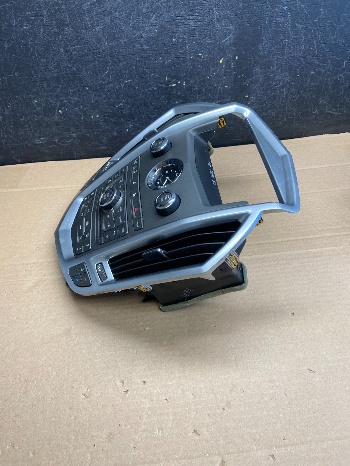 2011-2012 Cadillac SRX A/C Heater Radio Climate Control Panel Bezel OE AG5018 DG3