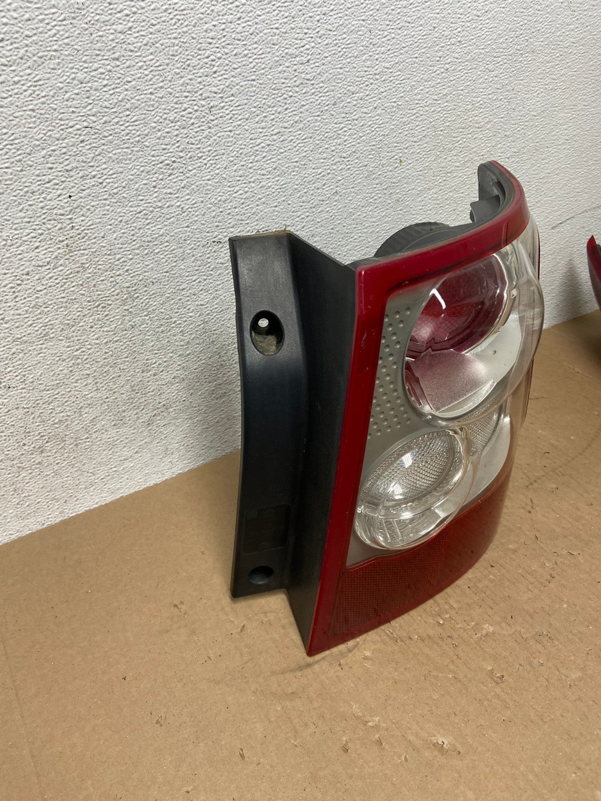 2006 - 2009 Land Rover Range Rover L320 Right Passenger Tail Light AD6535 LK2