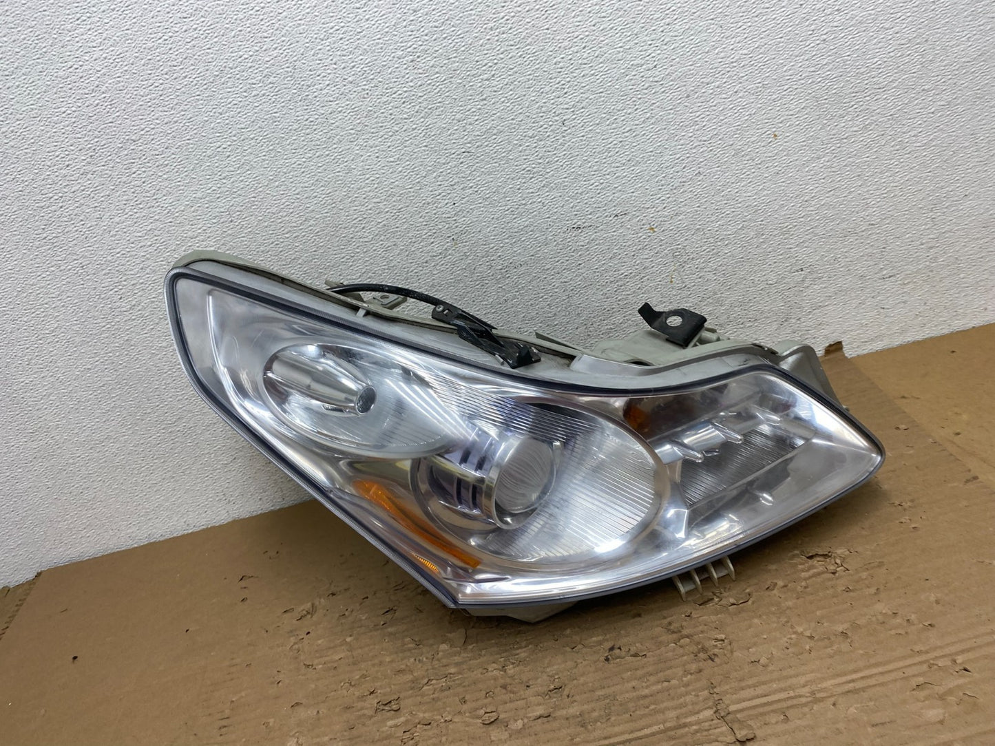 2007-2009 Infiniti G35 G37 Right Passenger Hid Xenon Headlight Sedan AD4390 DW0