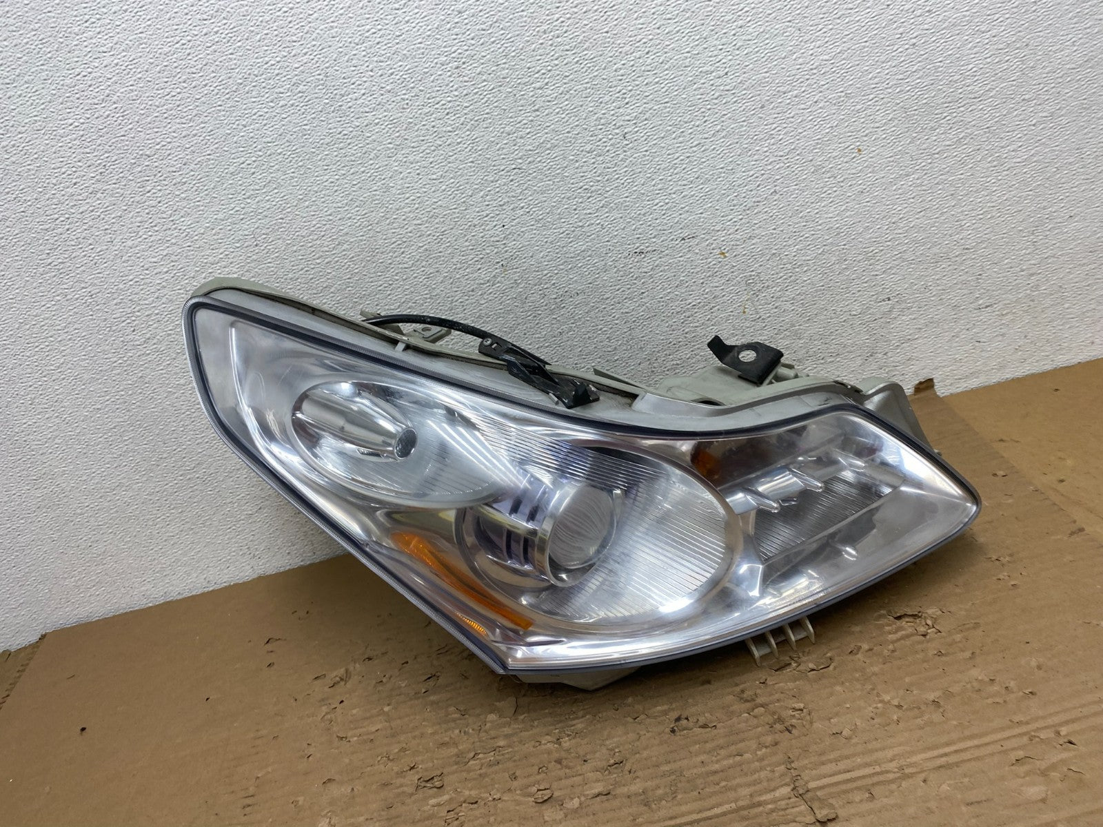 2007-2009 Infiniti G35 G37 Right Passenger Hid Xenon Headlight Sedan AD4390 DW0
