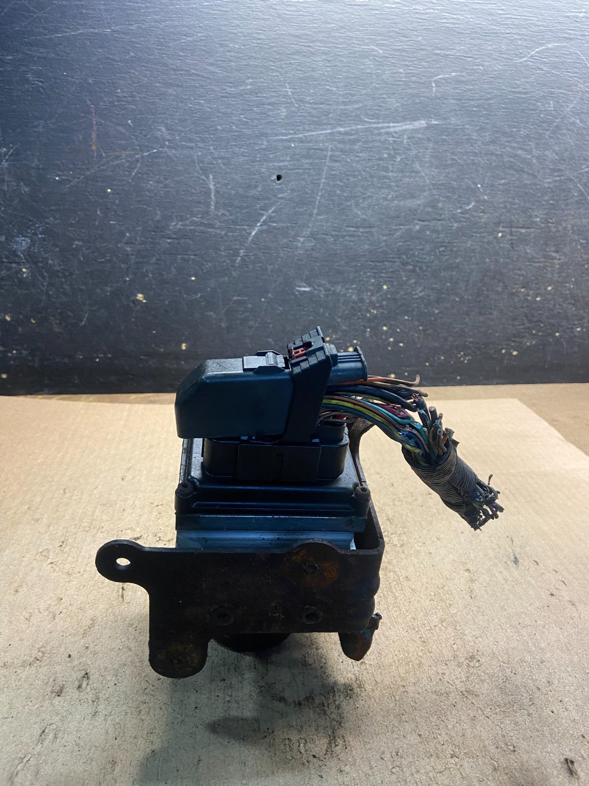 2013-2017 Chevrolet Express GMC Savana ABS Anti Lock Brake Pump Z8856 DG1