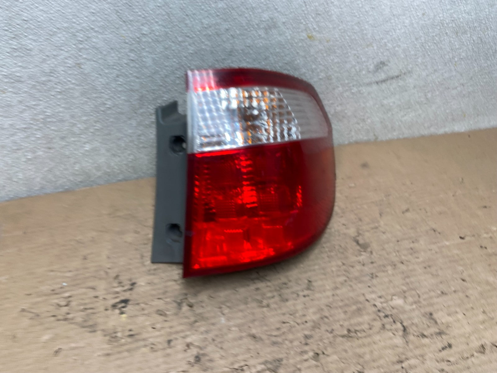 2005 2006 2007 Honda Odyssey Right Passenger RH Side Tail Light Oem AA9705 LK2