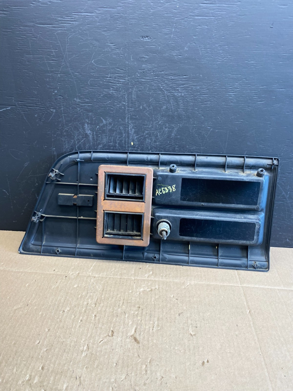 1980 to 1991 Ford Econoline Air Vent Van Dash Ac Heater Bezel ac6339 DG4