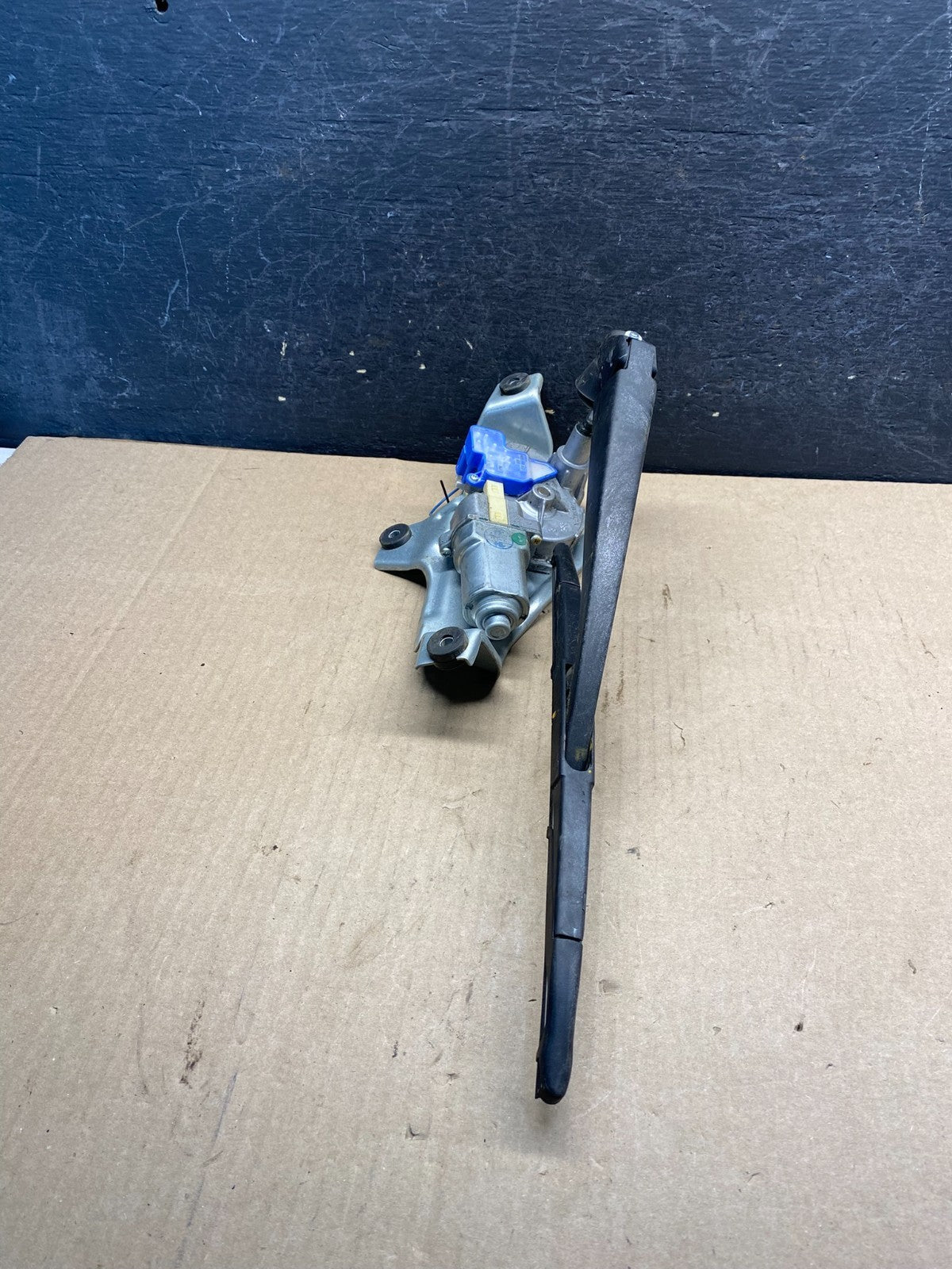 2011 to 2020 Mitsubishi Outlander Sport Wiper Motor Rear AG9660 DG2