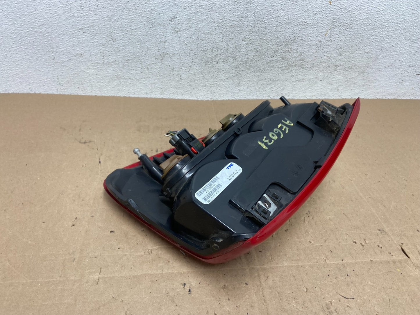 1999 - 2004 Jeep Grand Cherokee WJ Left Driver Lh Tail Light TYC AE6031 DW3