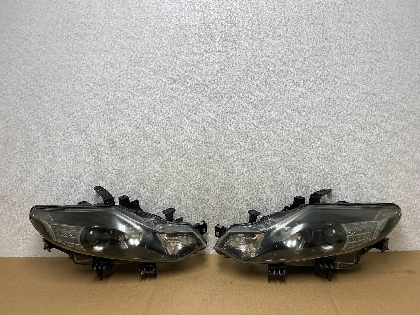 Halogen 2011 2012 2013 2014 Nissan Murano Headlights Left+Right AF9502 DW0