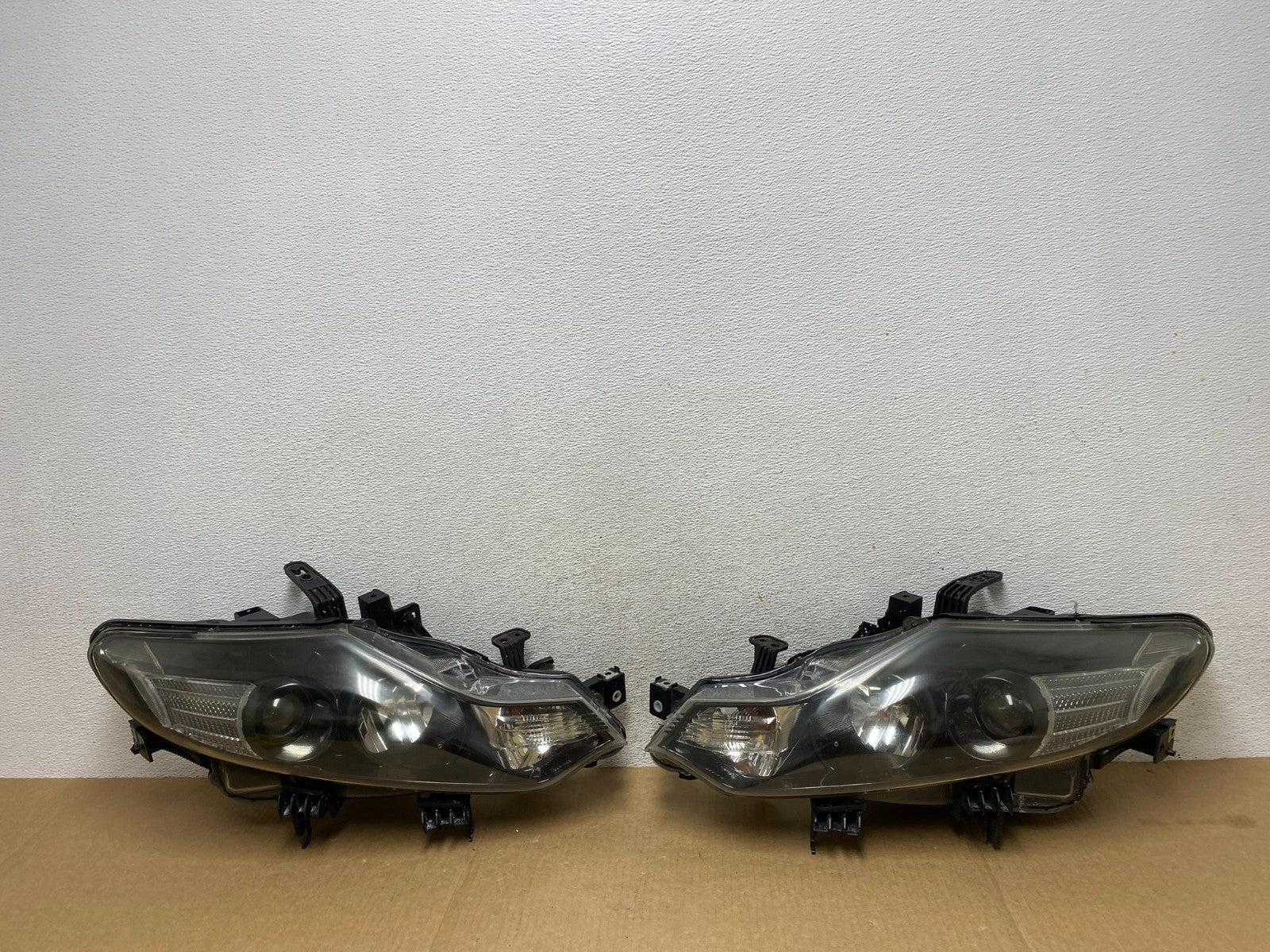 Halogen 2011 2012 2013 2014 Nissan Murano Headlights Left+Right AF9502 DW0