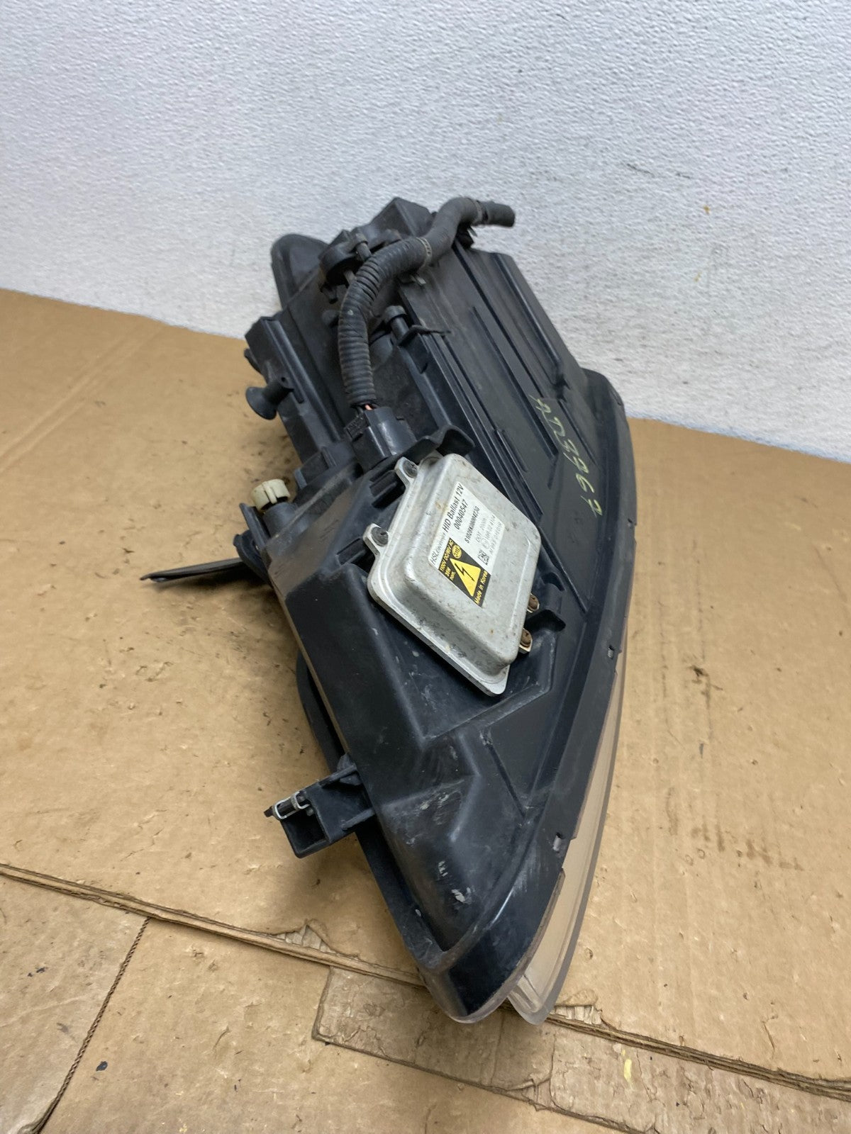 2009 - 2011 Hyundai Genesis Right Passenger RH Xenon HID Headlight AD3767 DG9
