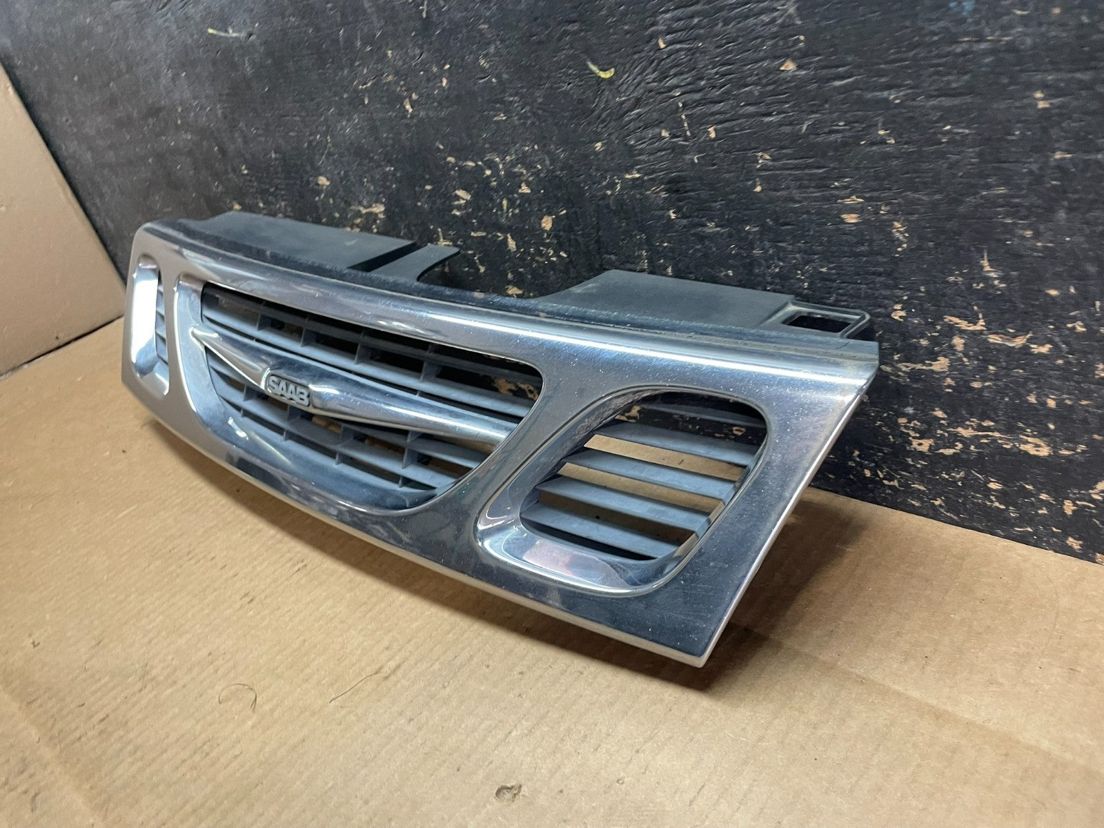 1999 to 2003 Saab 9-3 Front Upper Grille Grill OEM AA9149 DG2