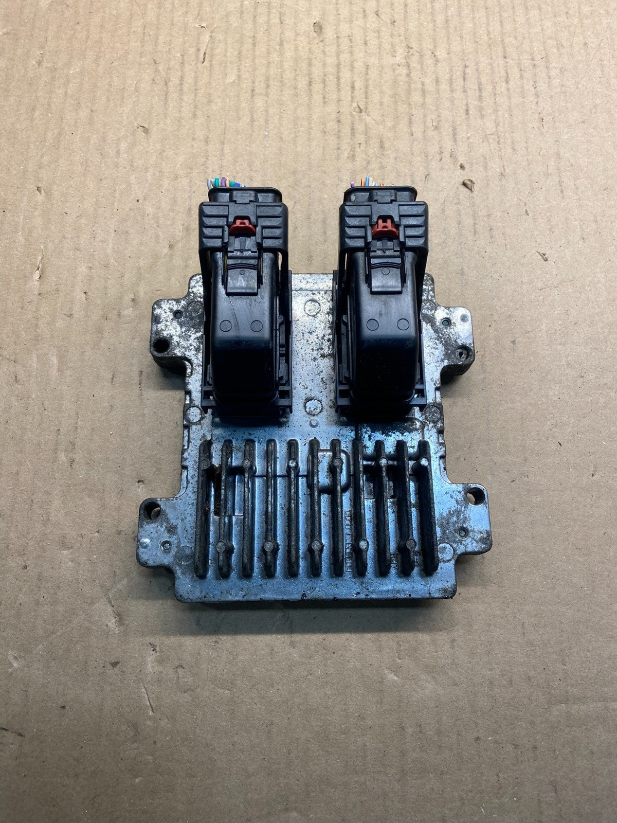 2010 to 2013 Chevrolet Silverado Yukon Engine Control Module ECM ECU AF9214 DG0