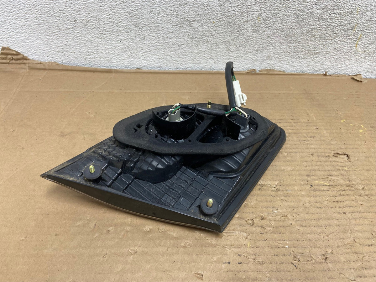 2002 2003 2004 Lexus Es300 Es330 Right Passenger Inner Tail Light AG9293 LK4