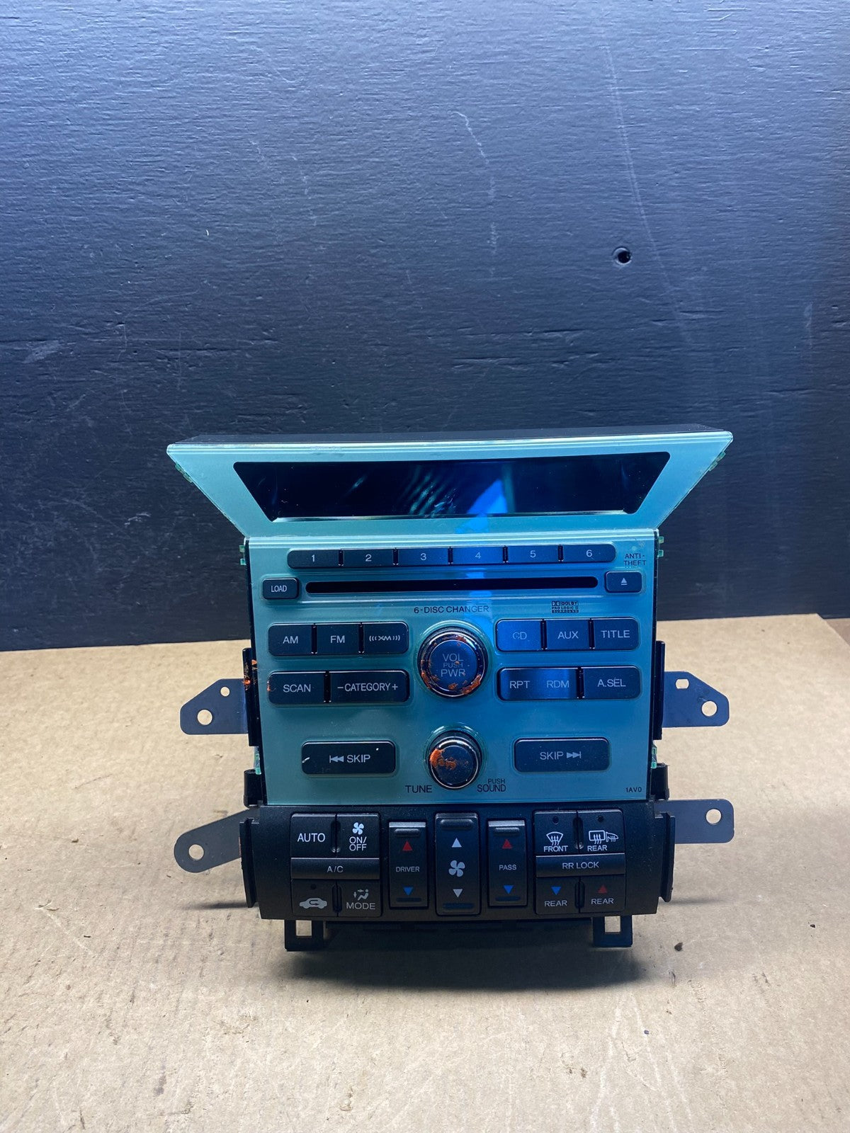 2009 to 2011 Honda Pilot AM FM CD Audio Radio Player Climate Control AC7095 DG0