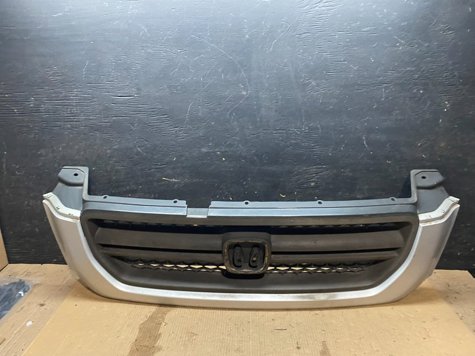 2003 2004 2005 Honda Pilot Front Upper Grill Grille Oem X3364 DG0