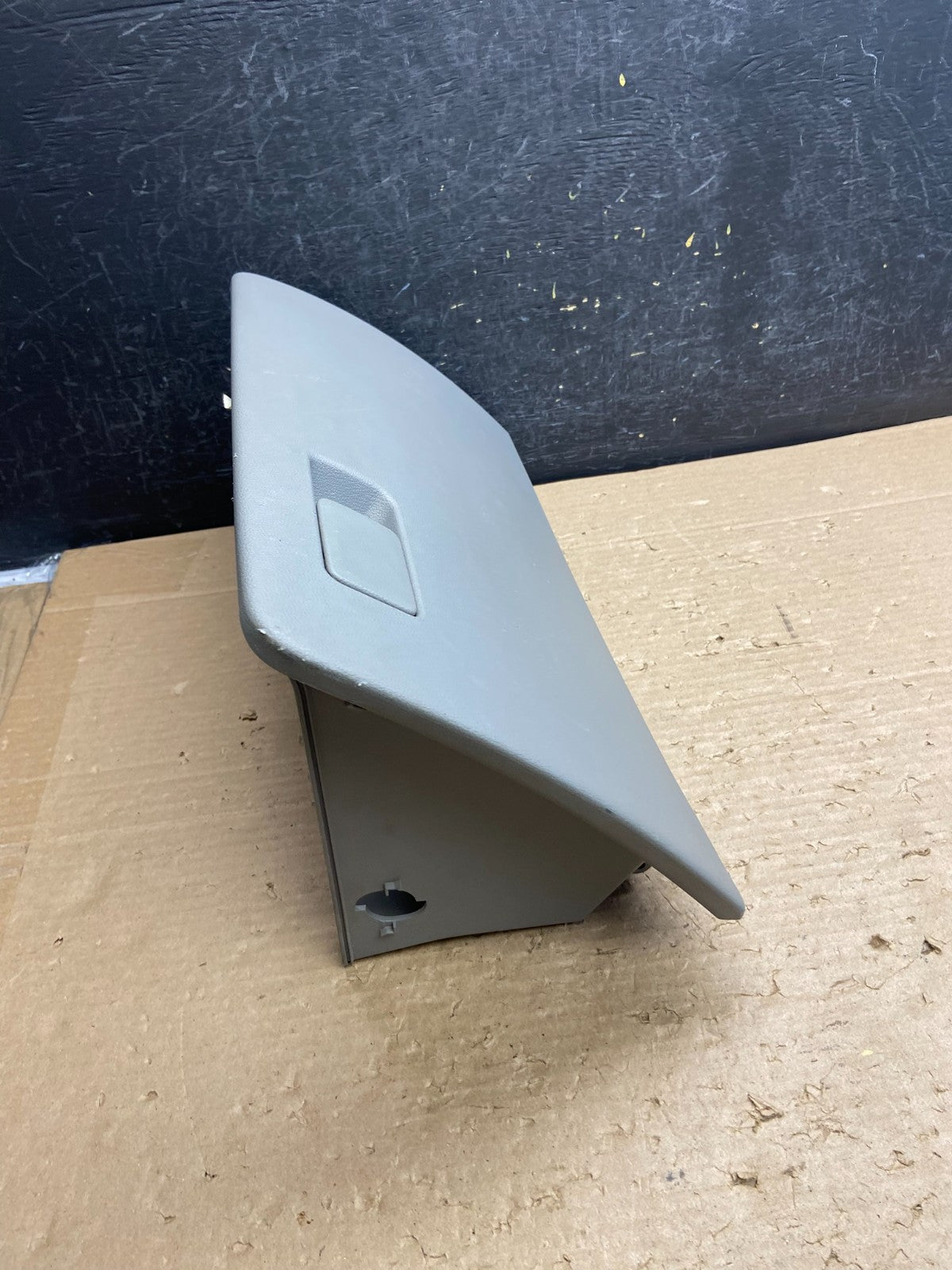 2017 to 2020 Hyundai Elantra Right Passenger Side Glove Box AG8507 DG1