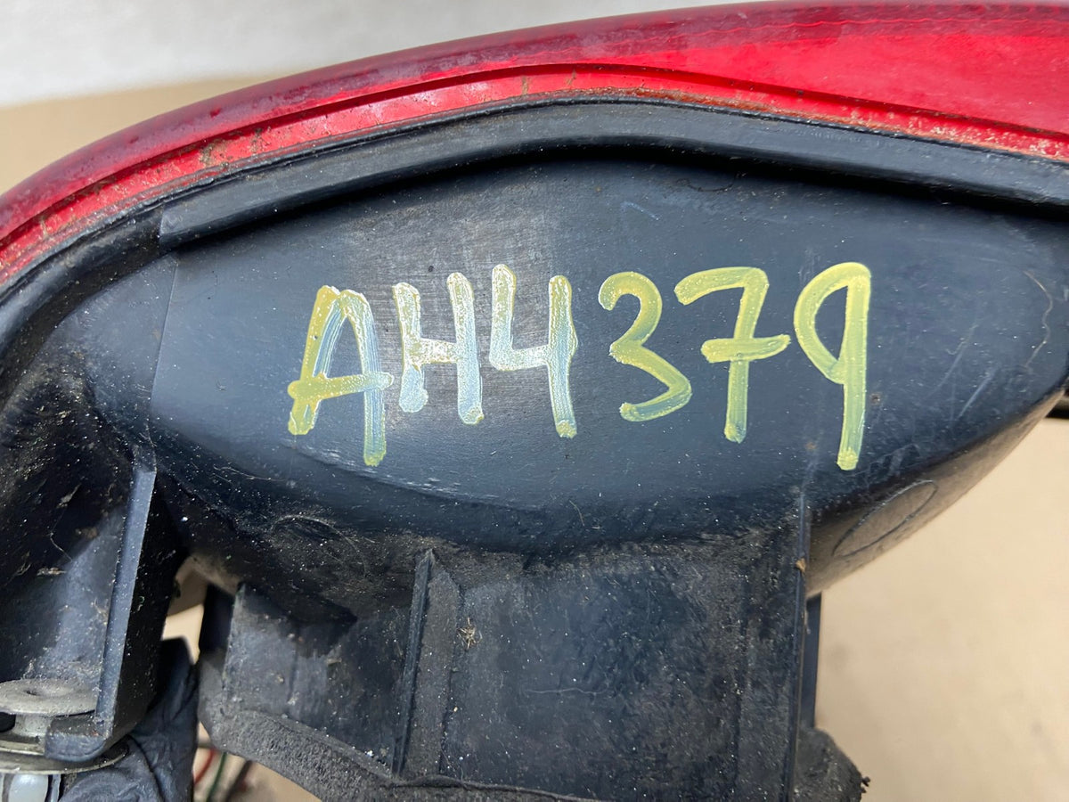 1999 to 2003 Suzuki XL-7 Vitara Left Driver LH Side Tail Light AH4379 LK7