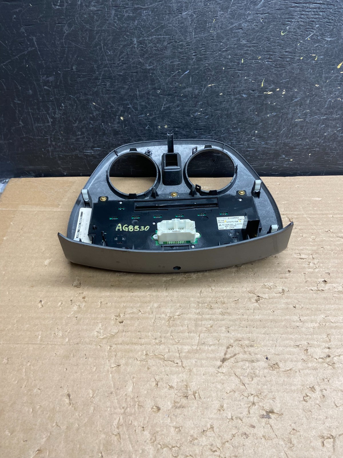 2006-2008 Mitsubishi Eclipse AMFM Radio CD Player Display Stereo Panel AG8540 DG4