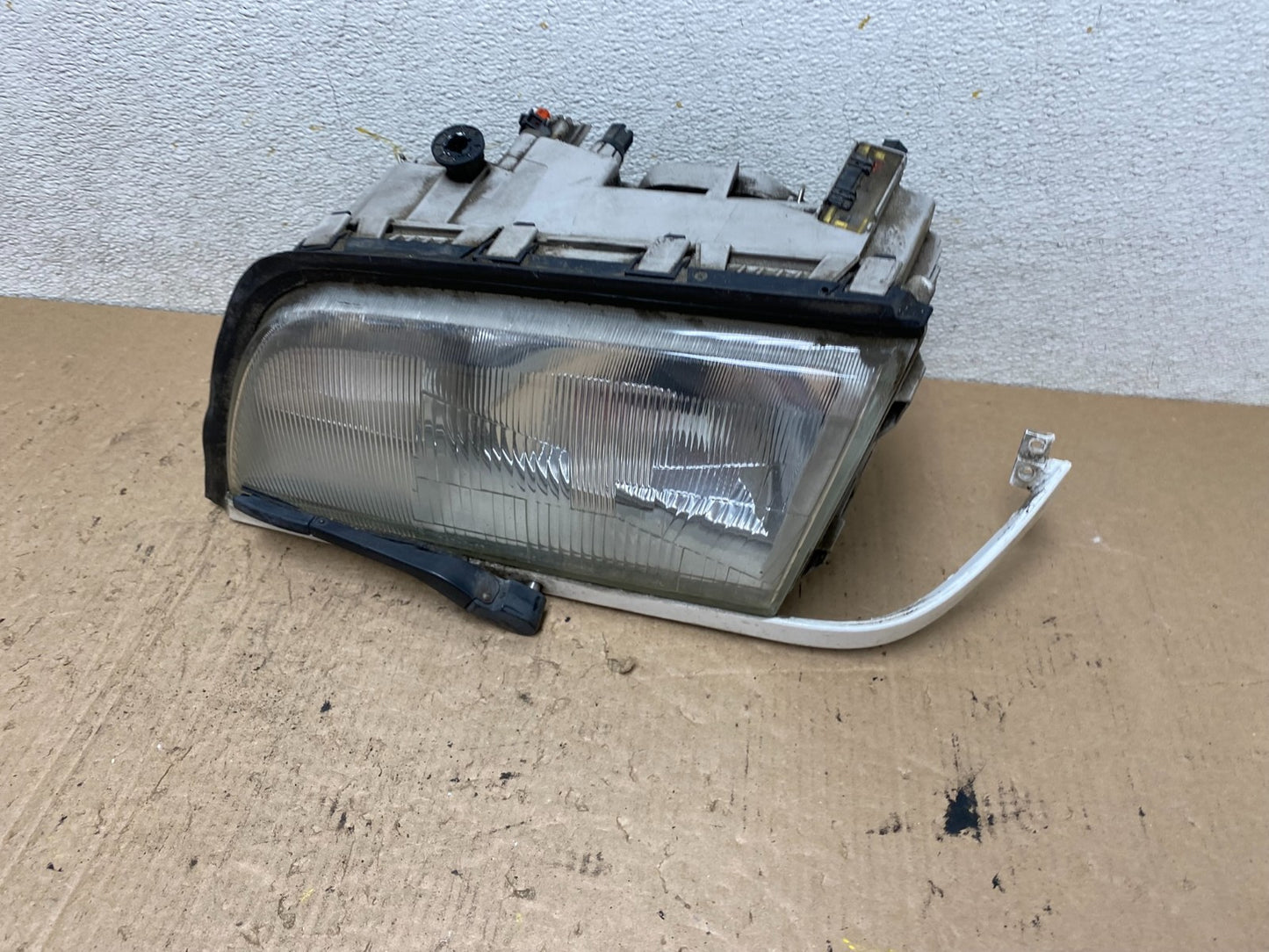 1994 to 1996 Mercedes C-Class Left Driver LH Side Headlight Q2812 DW1
