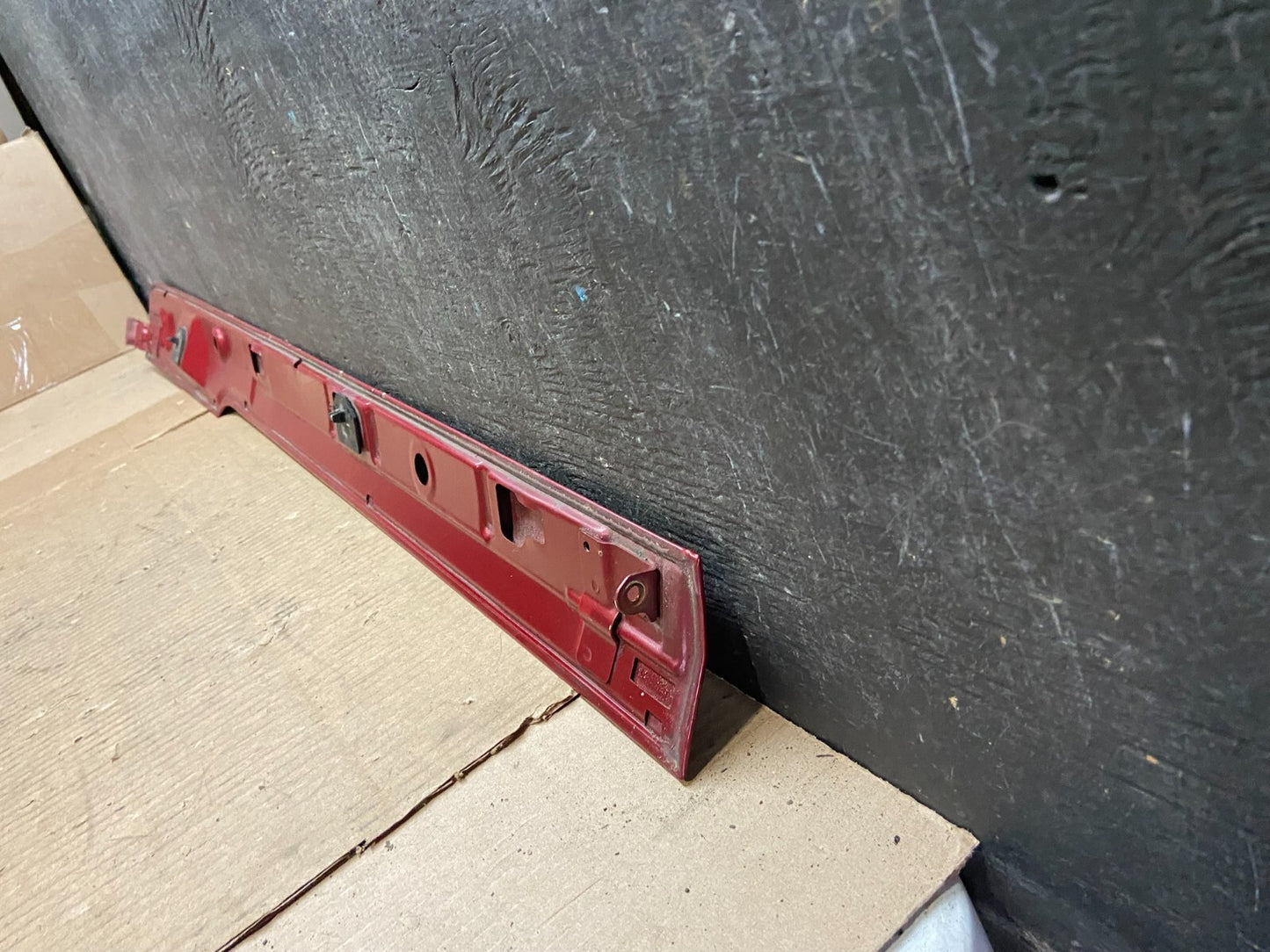 2008 to 2012 Kia Sedona Rear Left Quarter Rail Cover Moulding Trim OEM I73166