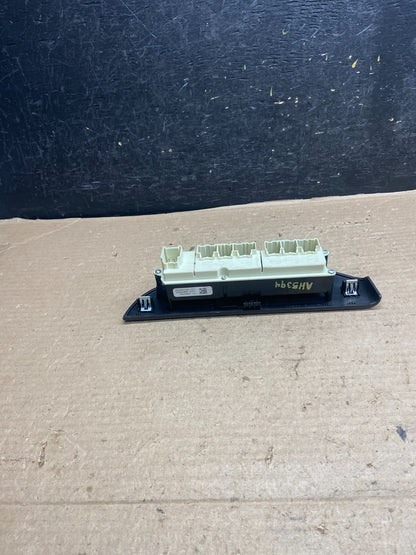 2007-2014 Tahoe Yukon Suburban Escalade Passenger Window Switch Control AH53943