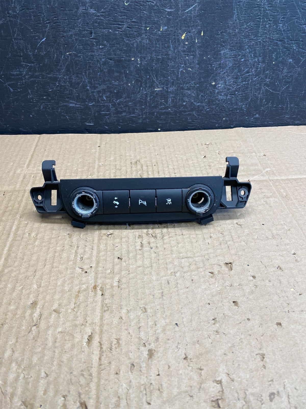 2007 - 2014 Chevrolet Tahoe Yukon Pedal Traction Control Switch AC9572 DG0
