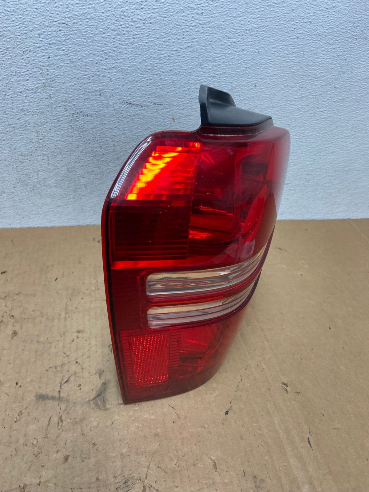 2001 2002 2003 Toyota Highlander Left Driver LH Tail Light AD3114 LK2