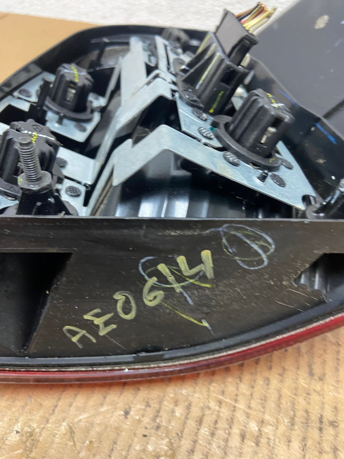 2009 to 2011 Mercedes ML350 ML-Class Left Driver Side LH Tail Light AE0614 LK5
