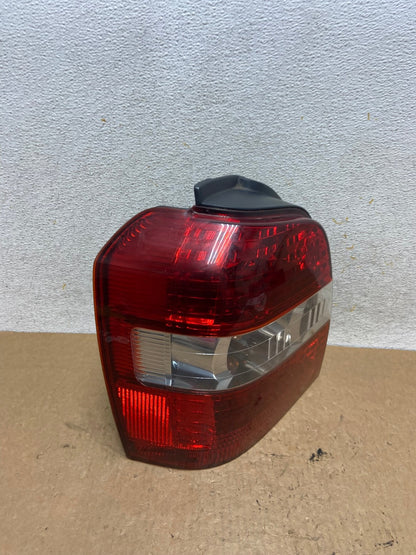 2004-2007 Toyota Highlander Left Driver LH Side Tail Light AI3570 LK2