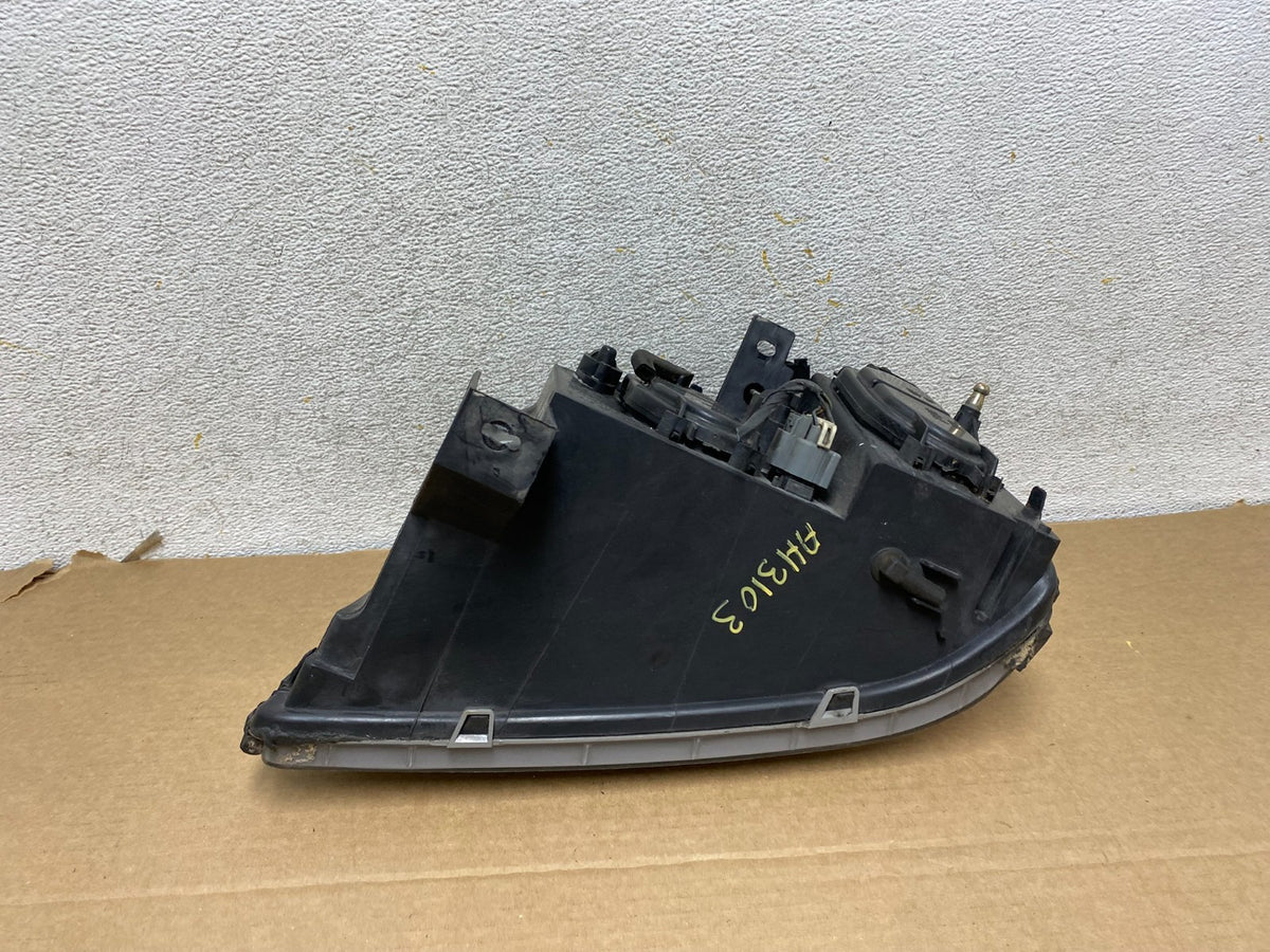 2000 to 2005 Cadillac Deville Right Passenger RH Side Headlight AH3103 DW6