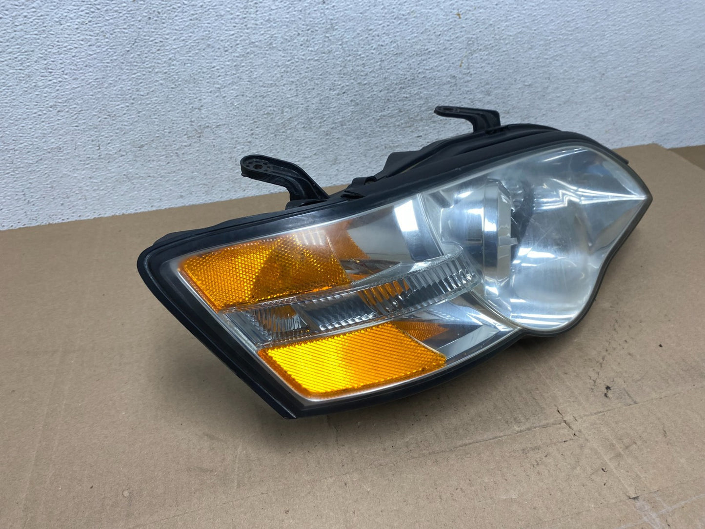 2006 to 2007 Subaru Legacy Right Passenger RH Side Headlight AE6663 DW2