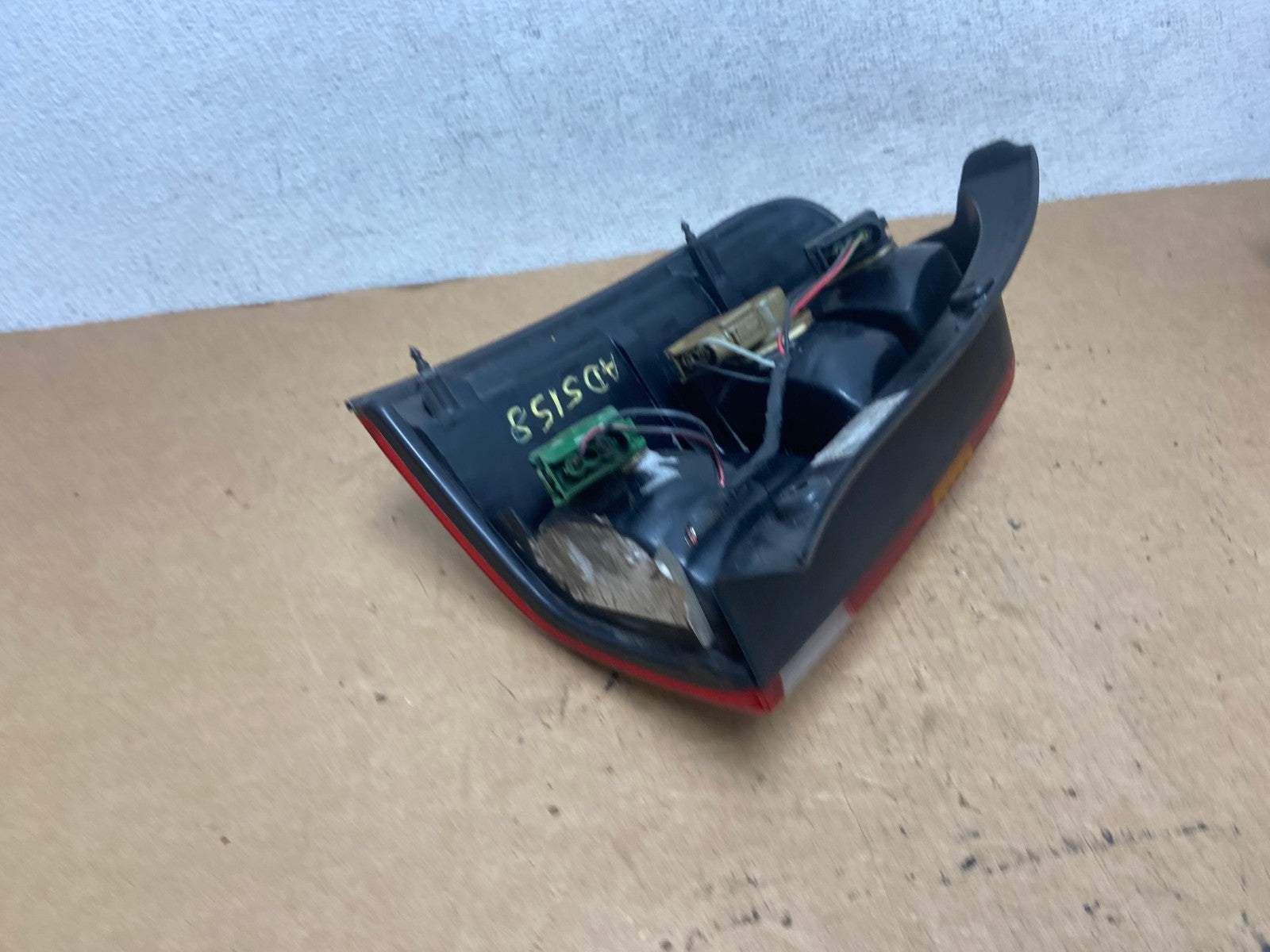 2001 to 2007 Ford Escape Right Passenger RH Side Tail Light AD5158 LK3