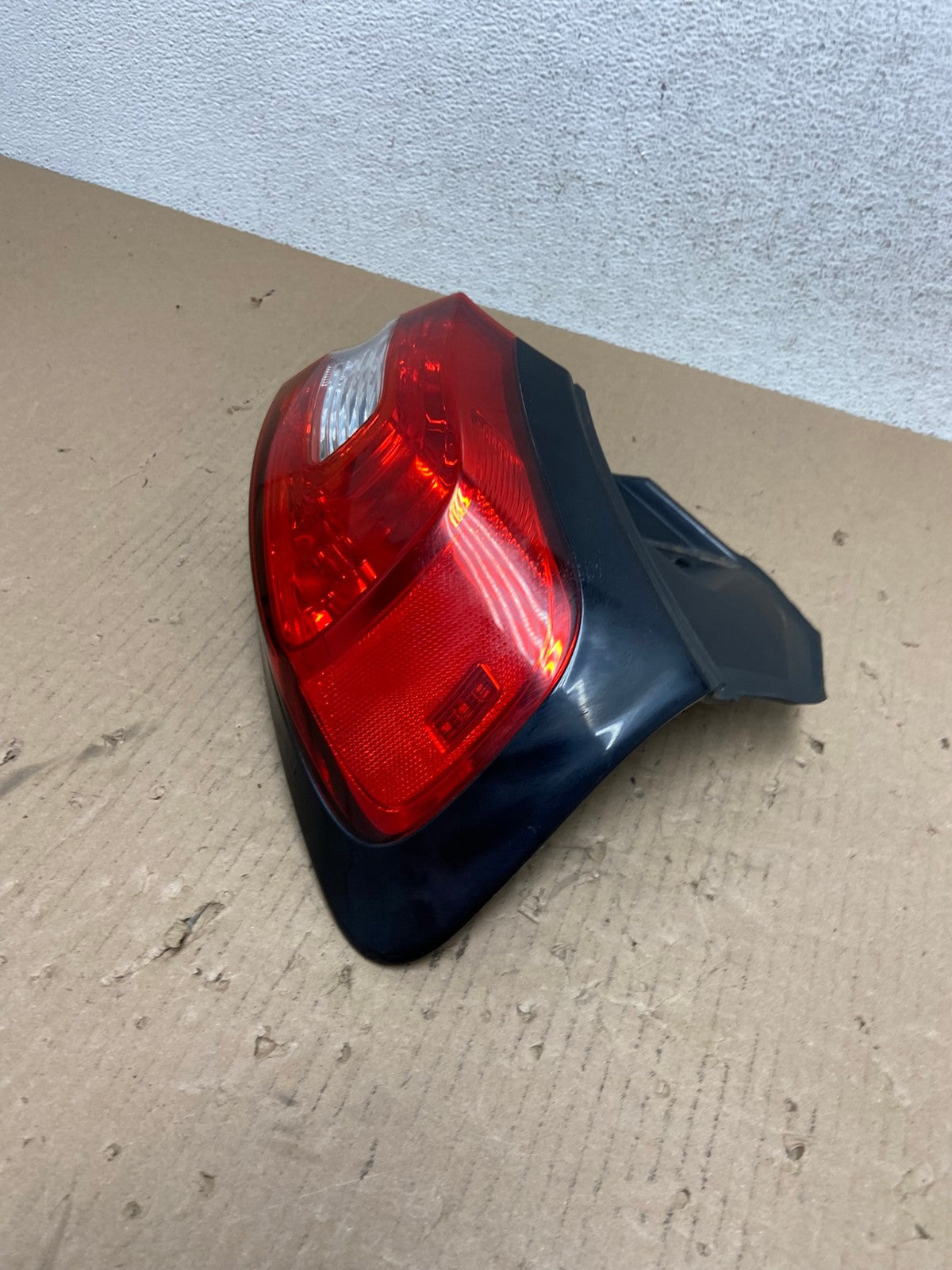 2014 to 2018 Jeep Cherokee Right Passenger RH Side Tail Light AE7343 LK1