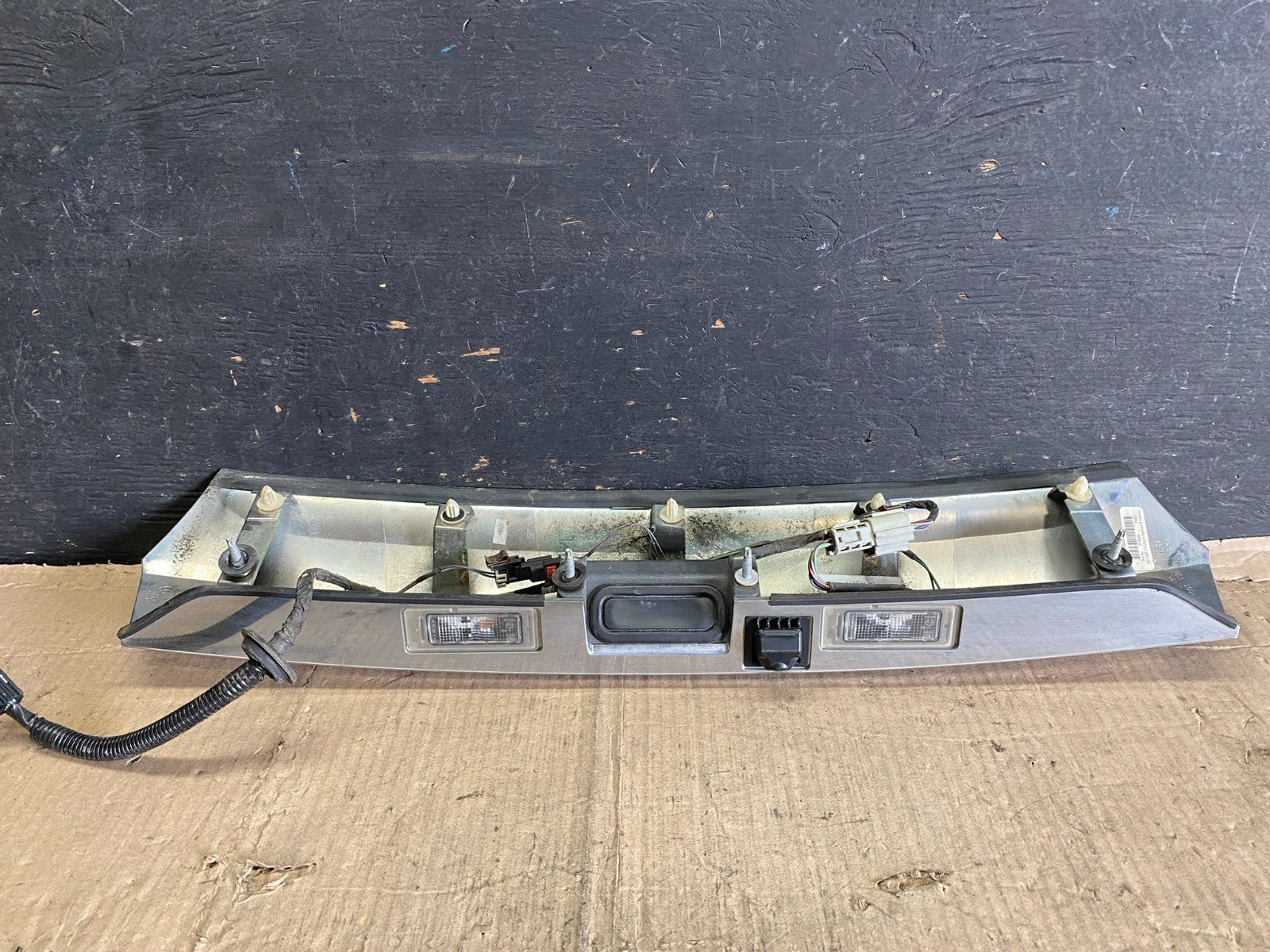 2011-2015 GMC Terrain Tailgate Liftgate Chrome Finish Molding Camera Oe P3776 DG6