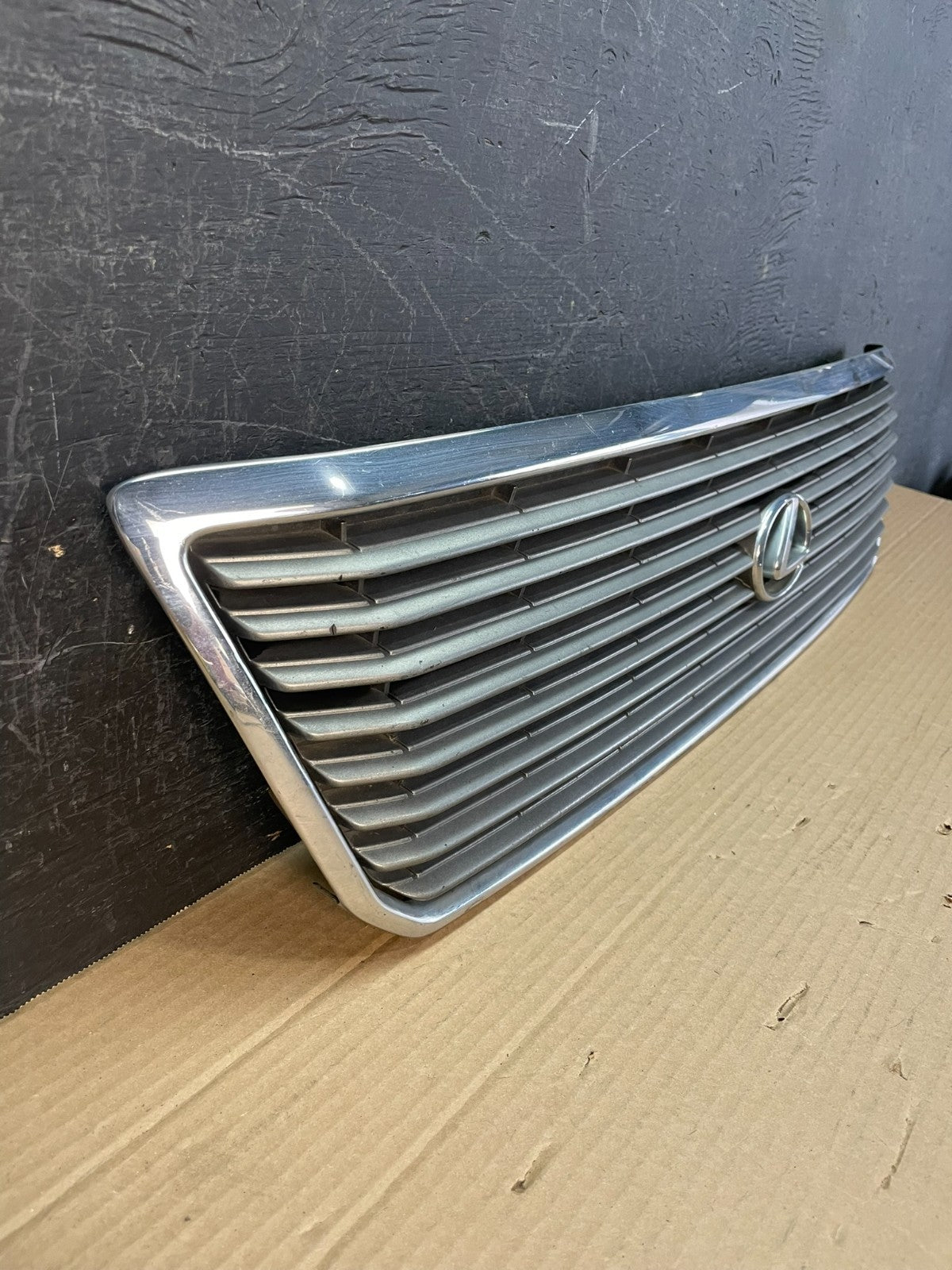2001 to 2003 Lexus LS430 Front Upper Grill Grille AE8728 DG2